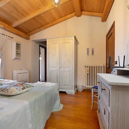 Tra Gli Ulivi E Il Panorama 奥维多